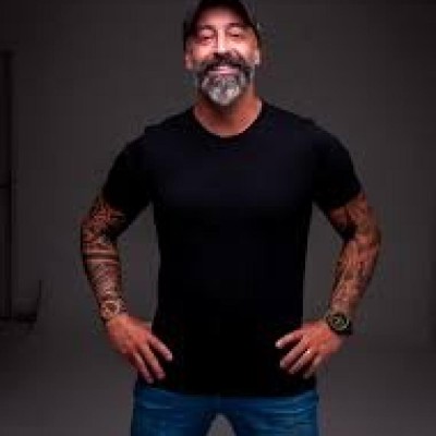 Cris Pereira — comediante para eventos corporativos