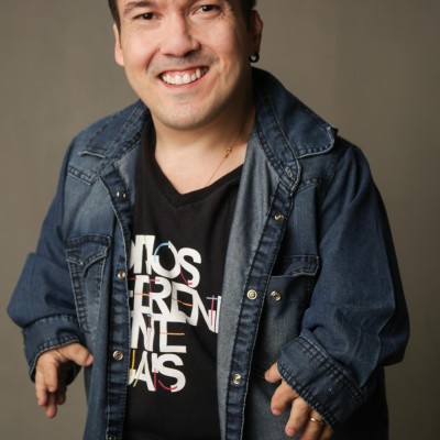 Gigante Léo — comediante para eventos corporativos